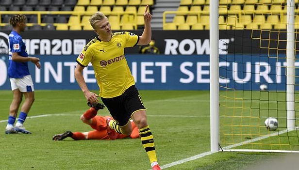 赛后采访中 赛后采访中